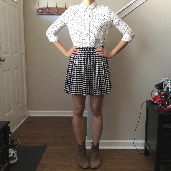 H&M Size 4 Minimal Hearts Off White 3/4sleeves Button down with chest POCKETS! - Picture 10 of 12